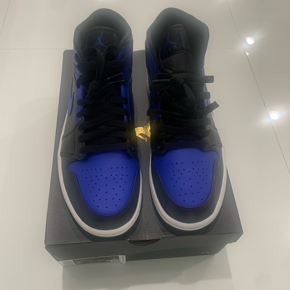 Air Jordan 1 Mid Black Hyper Royal White 554724-077